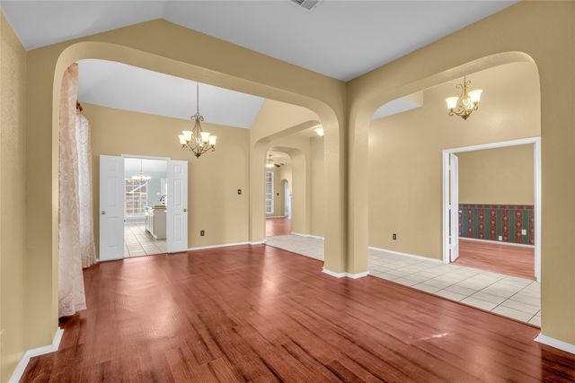 6911 Thunderbird Drive, Arlington, TX 76002