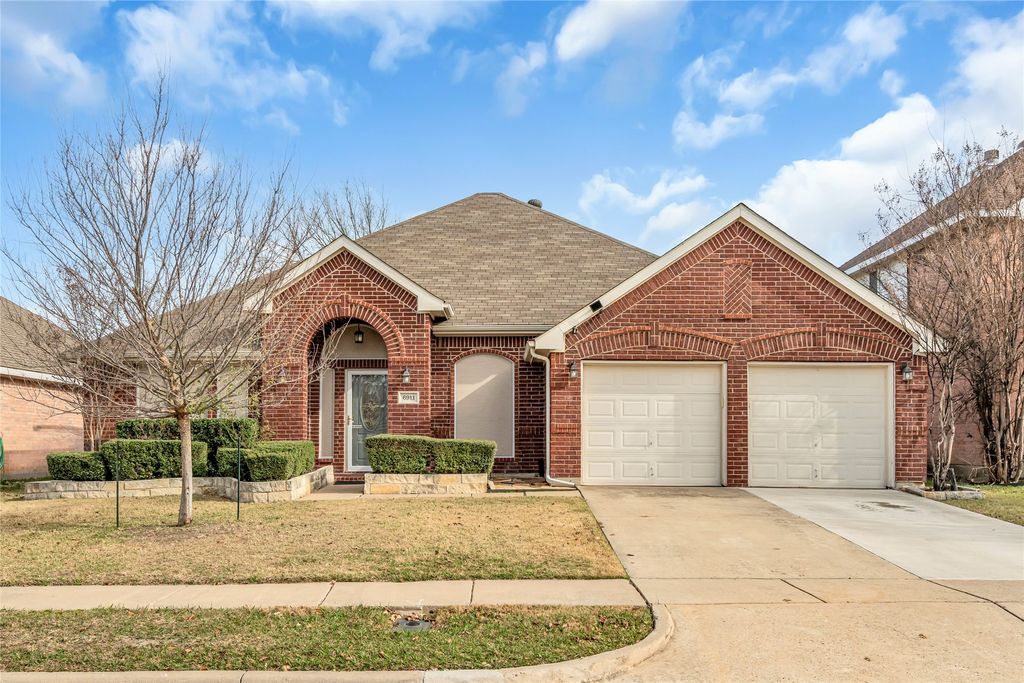 6911 Thunderbird Drive, Arlington, TX 76002