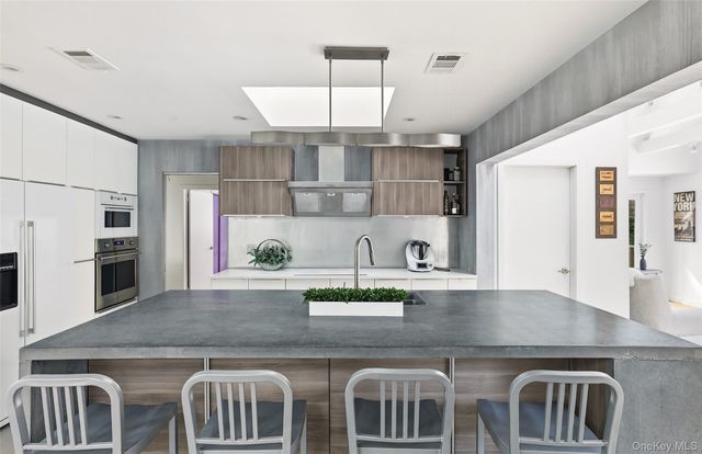 331 Old Colony Road, Hartsdale, NY 10530