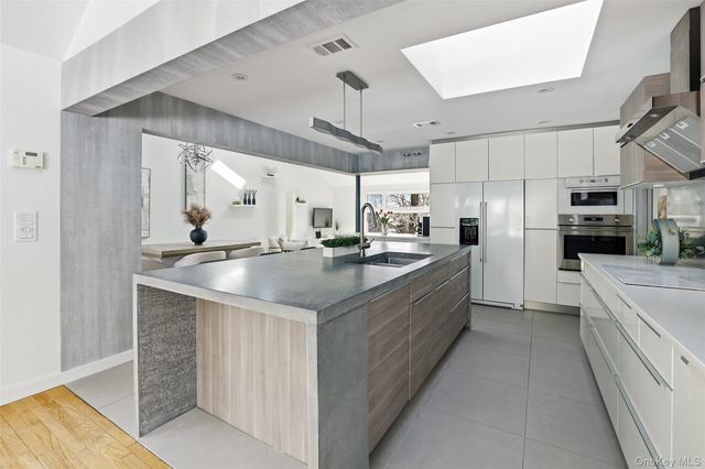 331 Old Colony Road, Hartsdale, NY 10530