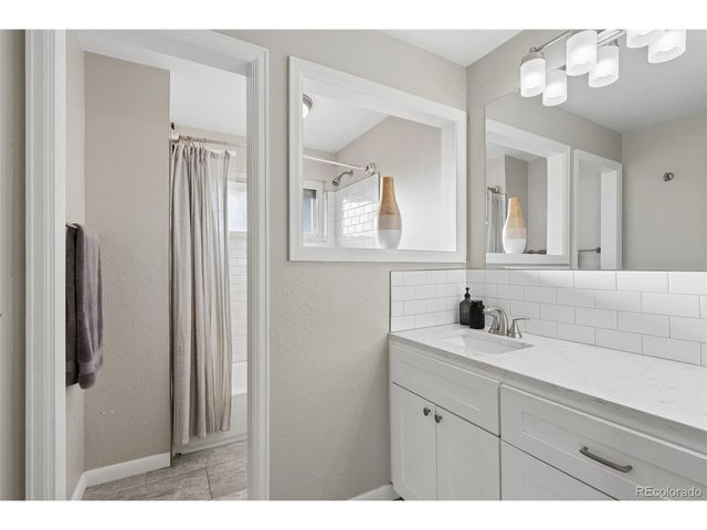 3148 E Maplewood Ave, Centennial, CO 80121