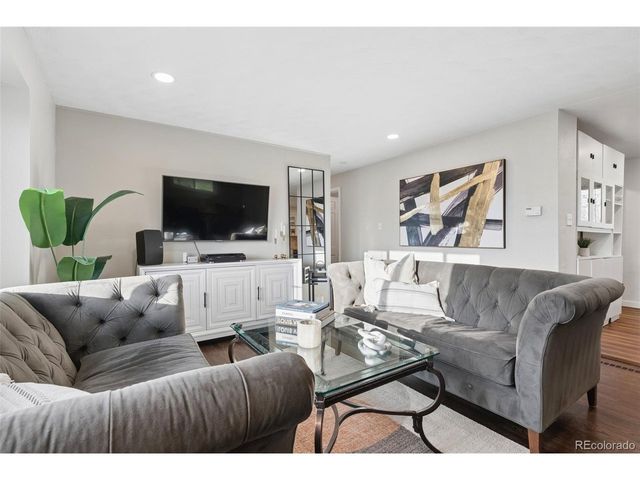 3148 E Maplewood Ave, Centennial, CO 80121