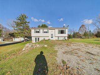 1801 E Norway Lake Road, Lapeer, MI 48446