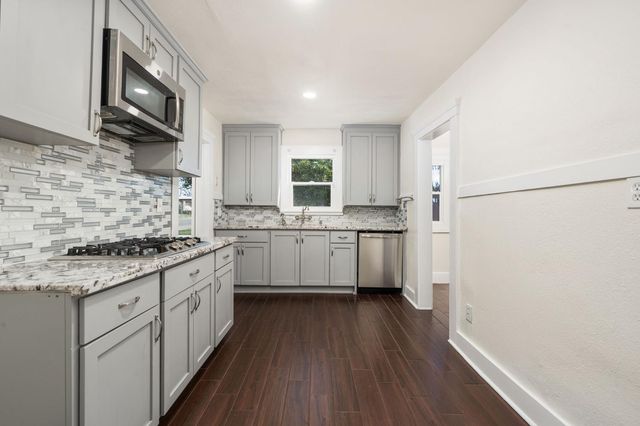 5064 E Belmont Avenue, Fresno, CA 93727