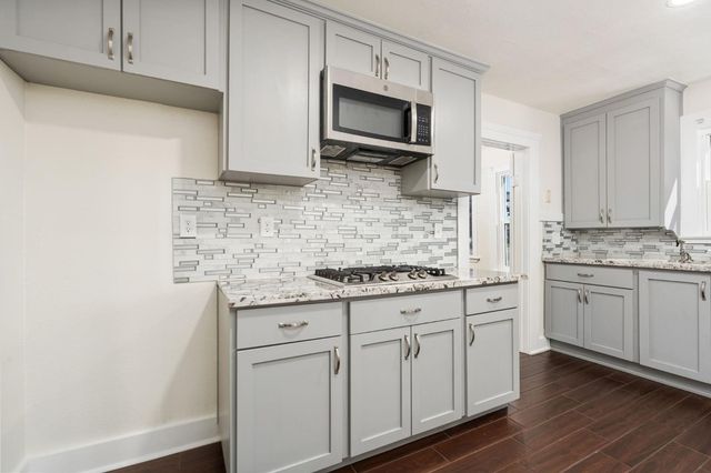 5064 E Belmont Avenue, Fresno, CA 93727