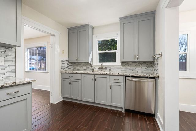 5064 E Belmont Avenue, Fresno, CA 93727