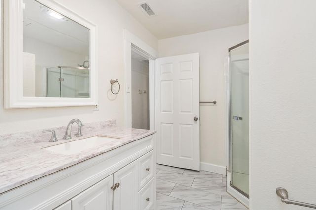 5064 E Belmont Avenue, Fresno, CA 93727