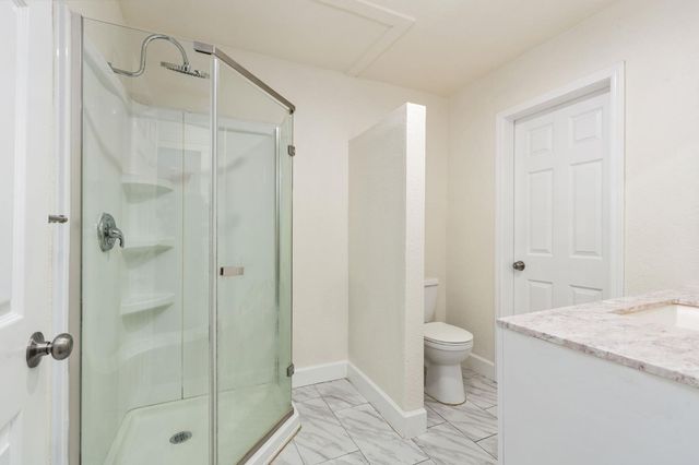 5064 E Belmont Avenue, Fresno, CA 93727