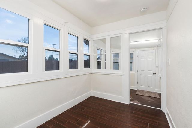 5064 E Belmont Avenue, Fresno, CA 93727