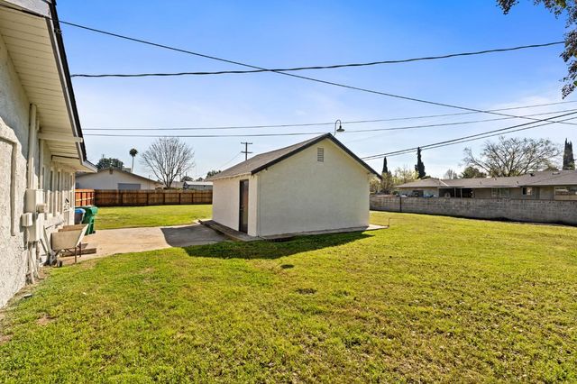 5064 E Belmont Avenue, Fresno, CA 93727