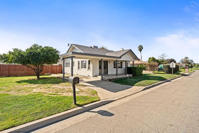 5064 E Belmont Avenue, Fresno, CA 93727