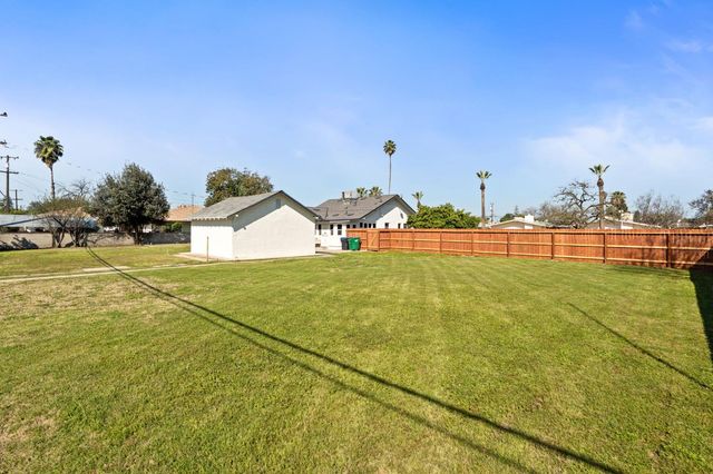 5064 E Belmont Avenue, Fresno, CA 93727