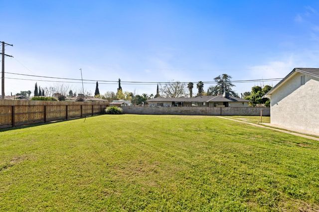 5064 E Belmont Avenue, Fresno, CA 93727