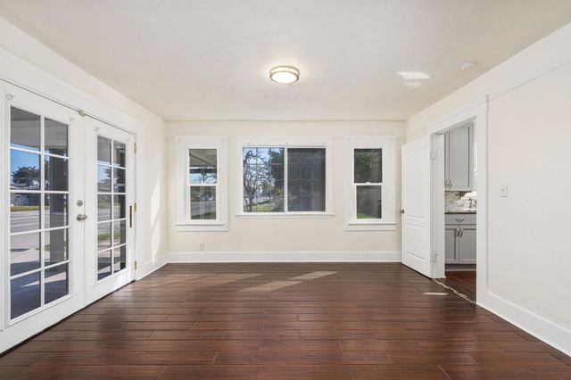 5064 E Belmont Avenue, Fresno, CA 93727