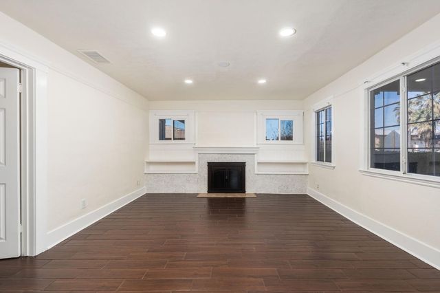 5064 E Belmont Avenue, Fresno, CA 93727