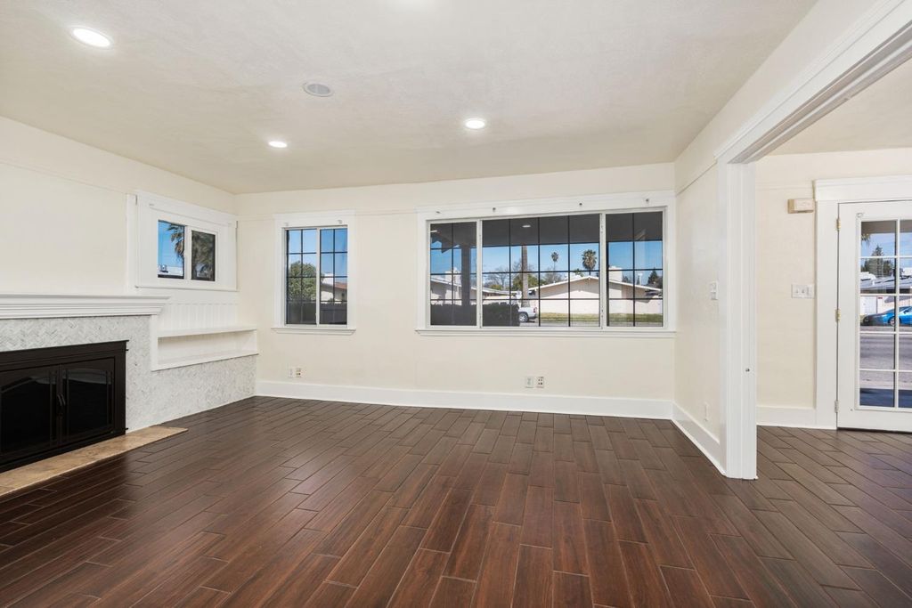 Image 10 of property listing at 5064 E Belmont Avenue, Fresno, CA 93727