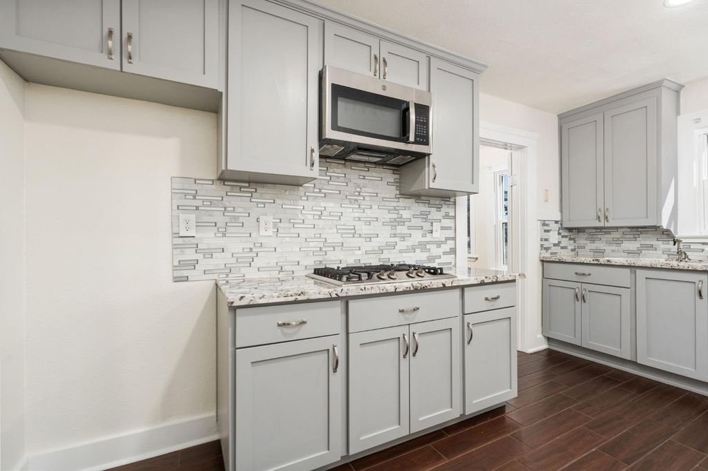 Image 16 of property listing at 5064 E Belmont Avenue, Fresno, CA 93727