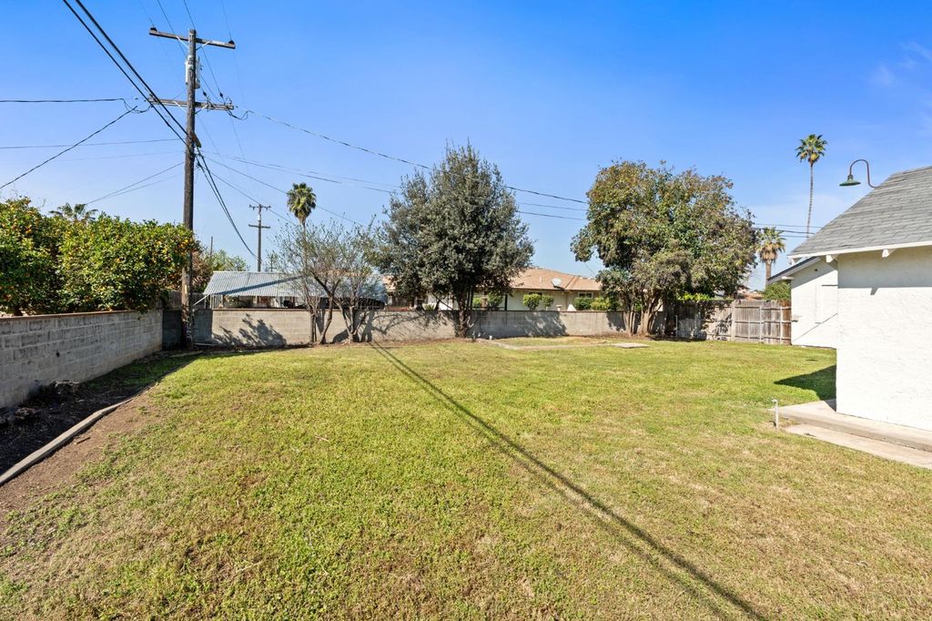 Image 28 of property listing at 5064 E Belmont Avenue, Fresno, CA 93727