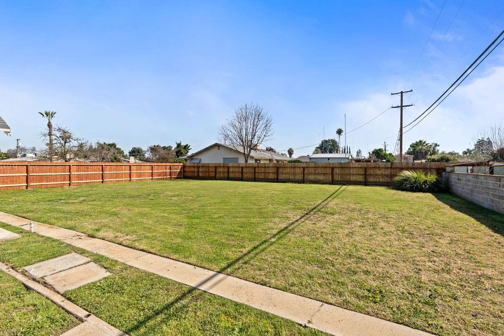 Image 31 of property listing at 5064 E Belmont Avenue, Fresno, CA 93727