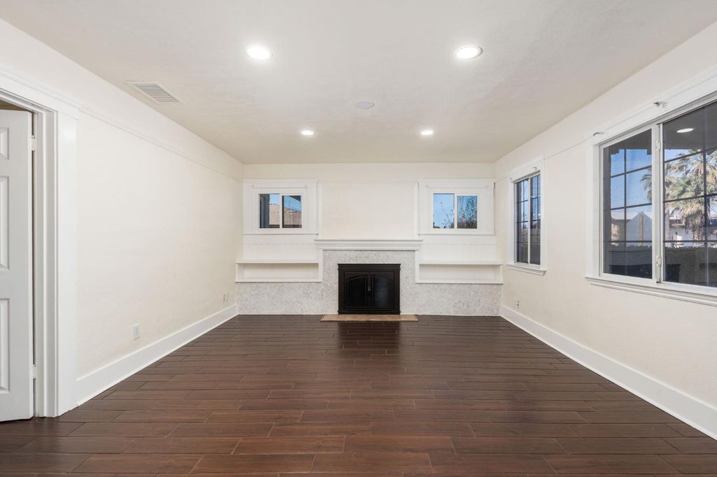 Image 9 of property listing at 5064 E Belmont Avenue, Fresno, CA 93727