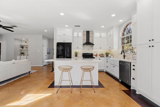 1300 Roadrunner DR, Cedar Park, TX 78613