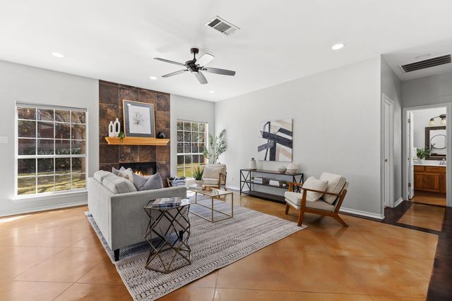 1300 Roadrunner DR, Cedar Park, TX 78613