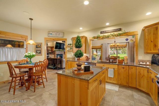 74 Bellflower Ct, Blanchard, ID 83804