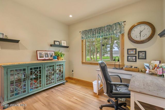 74 Bellflower Ct, Blanchard, ID 83804