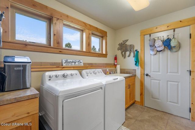 74 Bellflower Ct, Blanchard, ID 83804