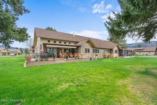 74 Bellflower Ct, Blanchard, ID 83804