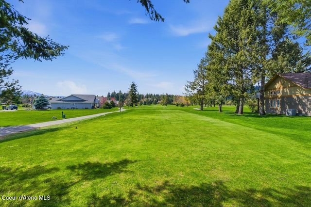 74 Bellflower Ct, Blanchard, ID 83804