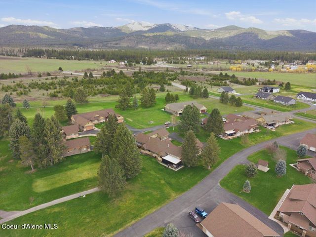 74 Bellflower Ct, Blanchard, ID 83804