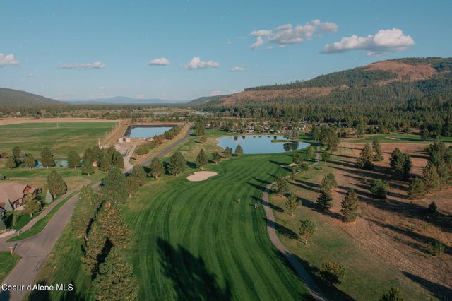 74 Bellflower Ct, Blanchard, ID 83804