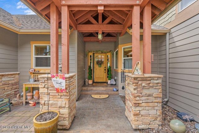 74 Bellflower Ct, Blanchard, ID 83804