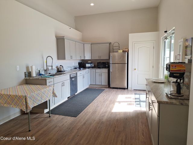 74 Bellflower Ct, Blanchard, ID 83804