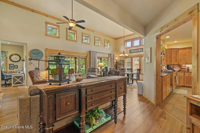 74 Bellflower Ct, Blanchard, ID 83804