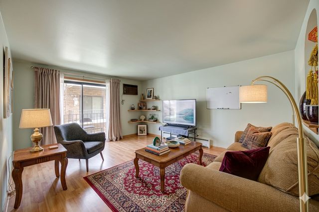2325 N Neva Avenue 204B, Chicago, IL 60707