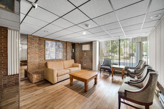 2325 N Neva Avenue 204B, Chicago, IL 60707