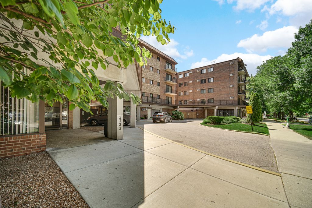 2325 N Neva Avenue 204B, Chicago, IL 60707