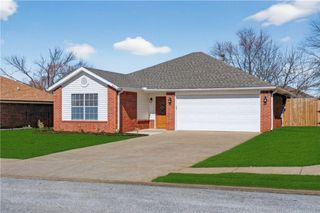 813 Marcus Street, Bentonville, AR 72712