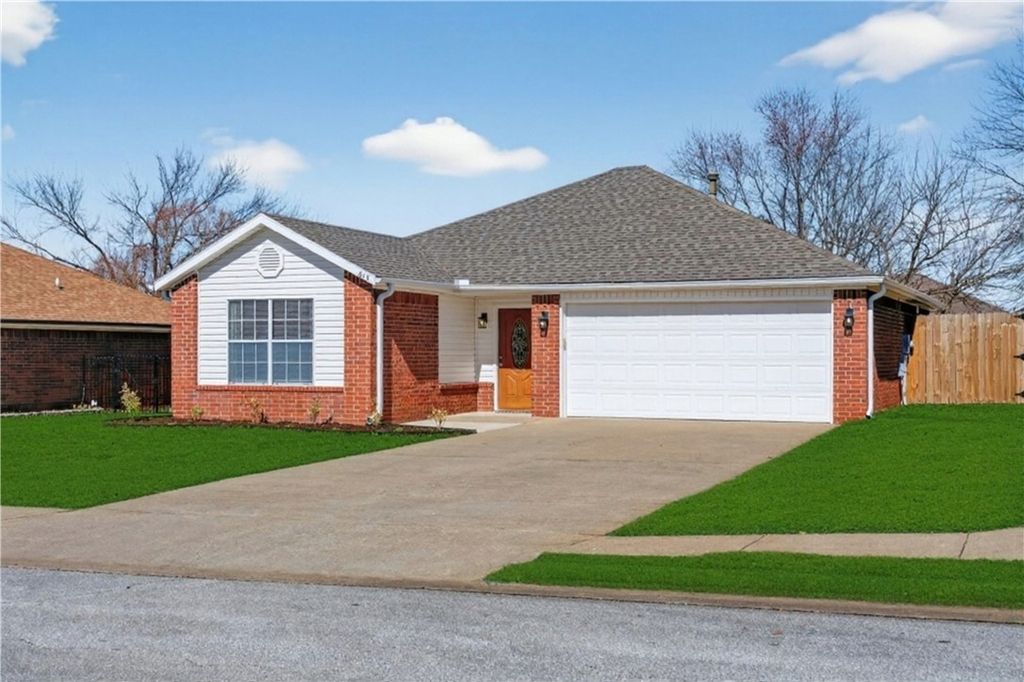 813 Marcus Street, Bentonville, AR 72712