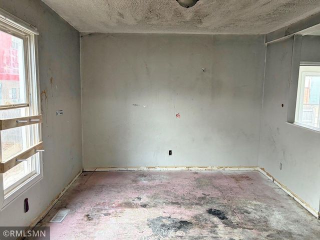 1914 Penn Avenue N, Minneapolis, MN 55411