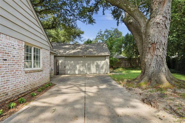 12435 Kimberley Lane, Houston, TX 77024