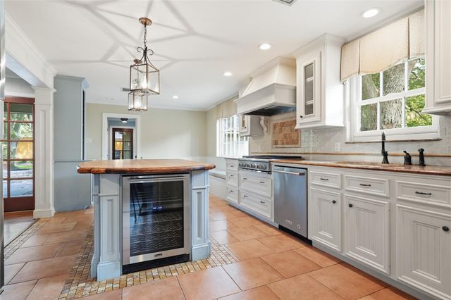 12435 Kimberley Lane, Houston, TX 77024
