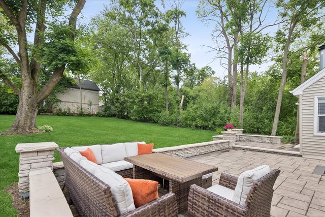 304 Bryant Avenue, Glen Ellyn, IL 60137