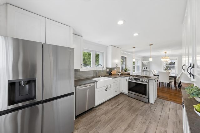 304 Bryant Avenue, Glen Ellyn, IL 60137