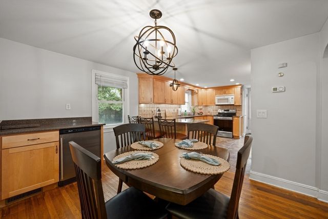 212 Emerson St, Springfield, MA 01118