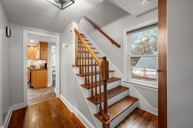 212 Emerson St, Springfield, MA 01118