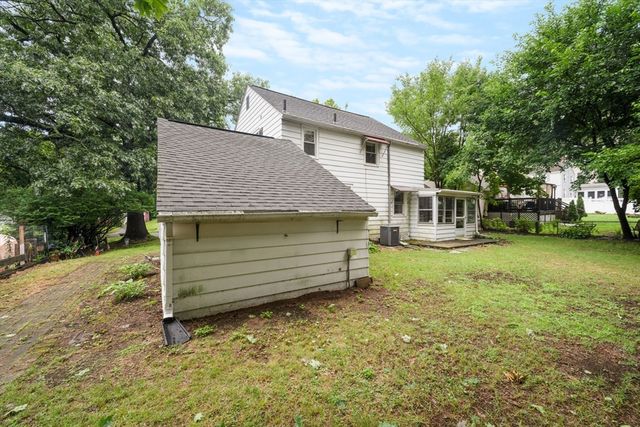 212 Emerson St, Springfield, MA 01118