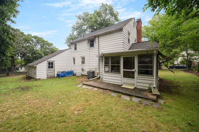 212 Emerson St, Springfield, MA 01118